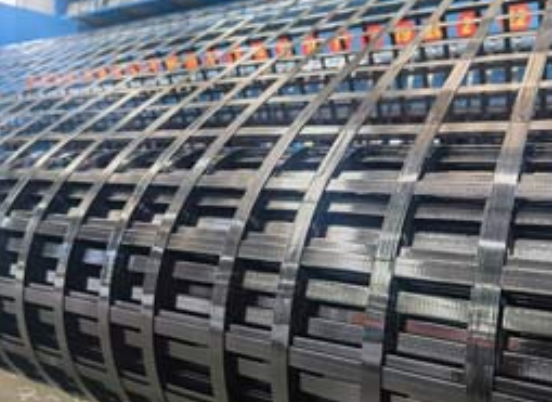 河北钢塑土工格栅：基建“隐形脊梁”的绿色智造与长寿命进化论